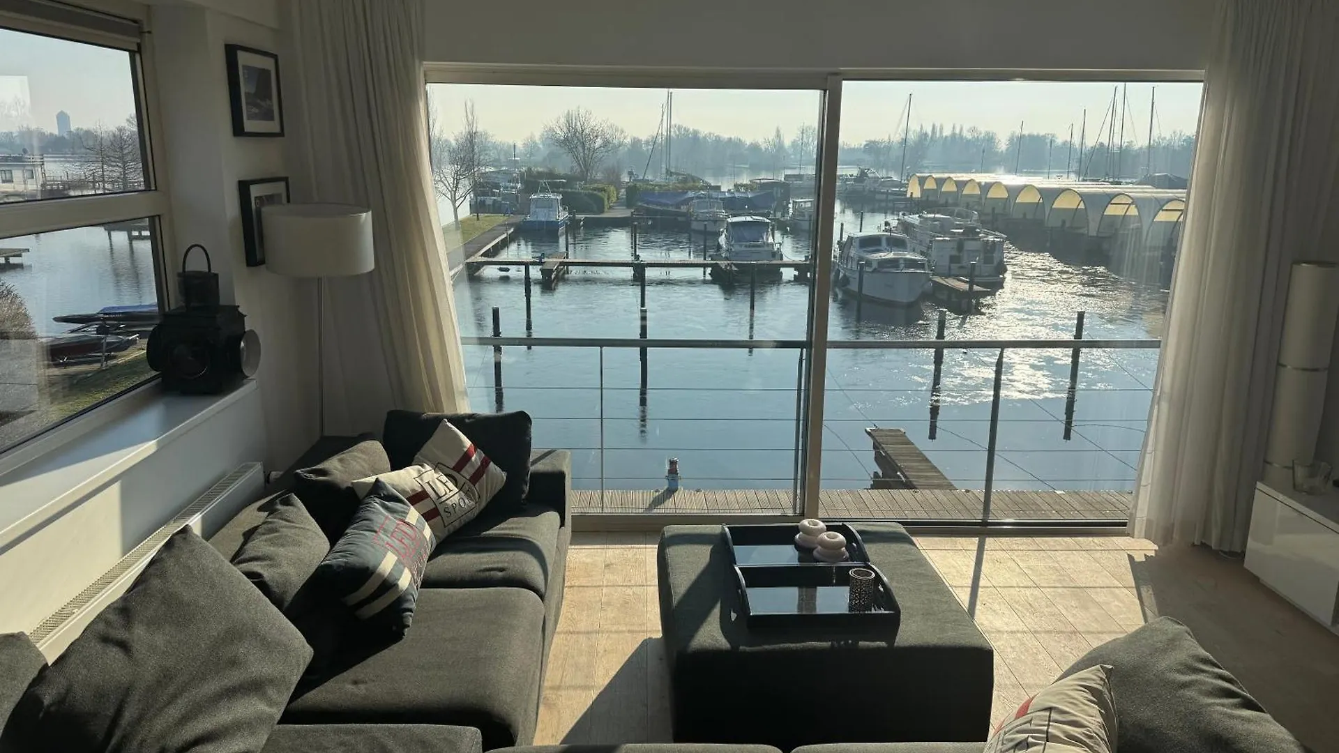 Vakantiehuis The Boathouse With Boat Villa Aalsmeer