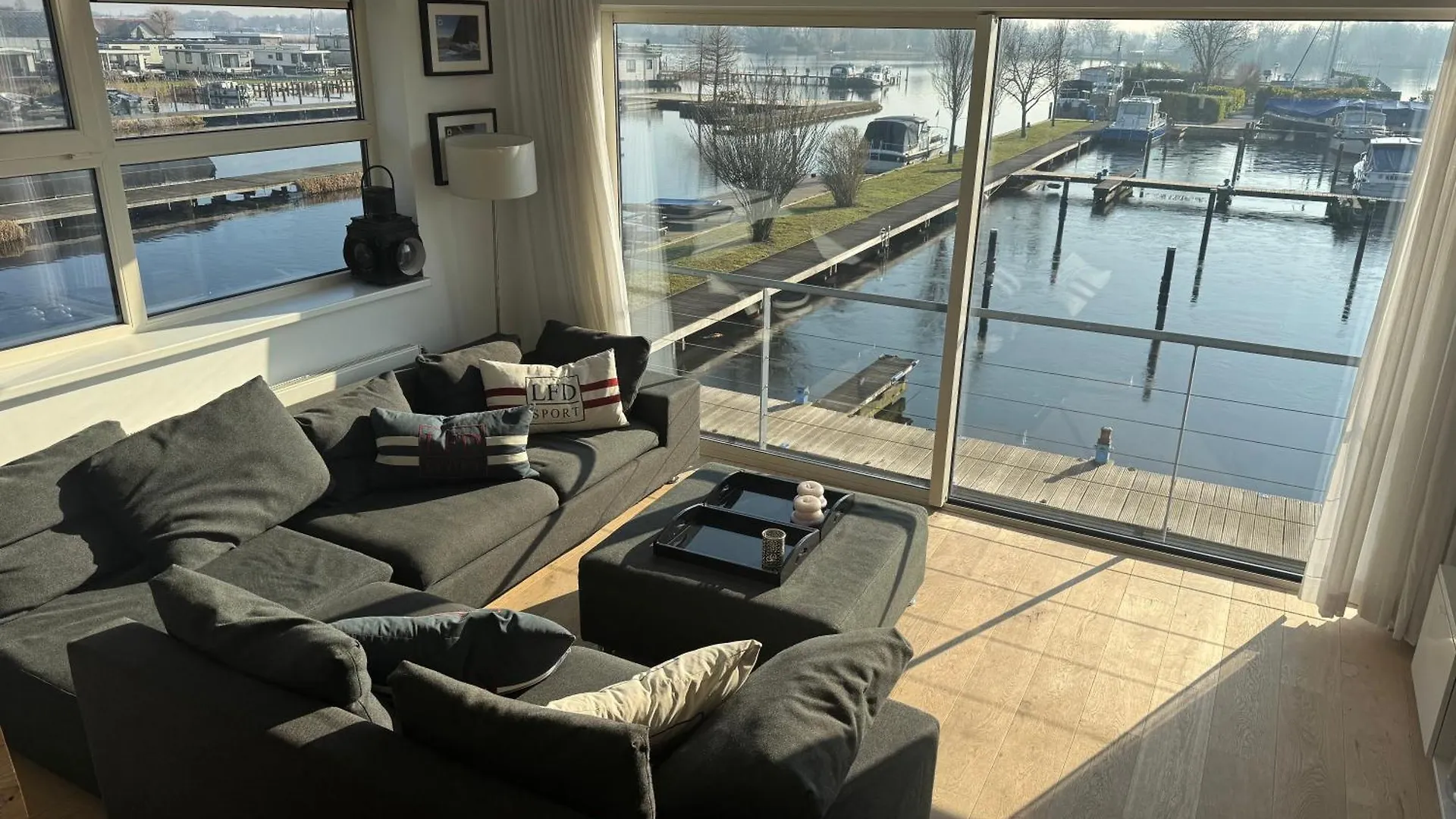 The Boathouse With Boat Villa Aalsmeer